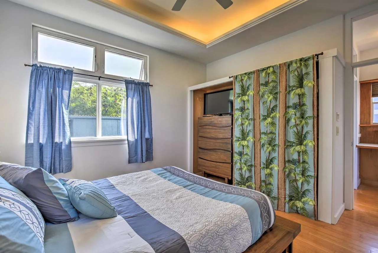 Kailua-Kona Cottage Less Than 1 Mile To Magic Sands Beach!
