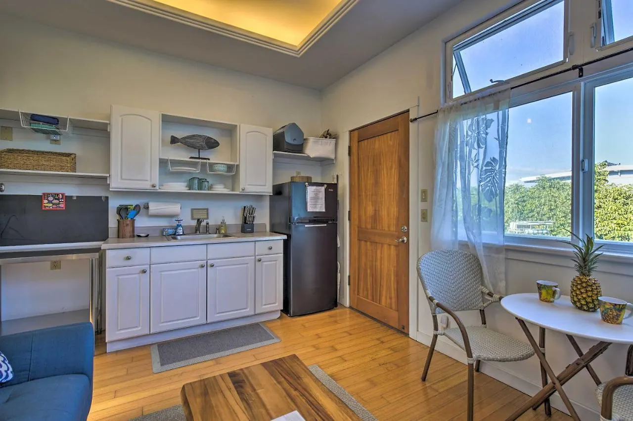 Kailua-Kona Cottage Less Than 1 Mile To Magic Sands Beach! Holiday home