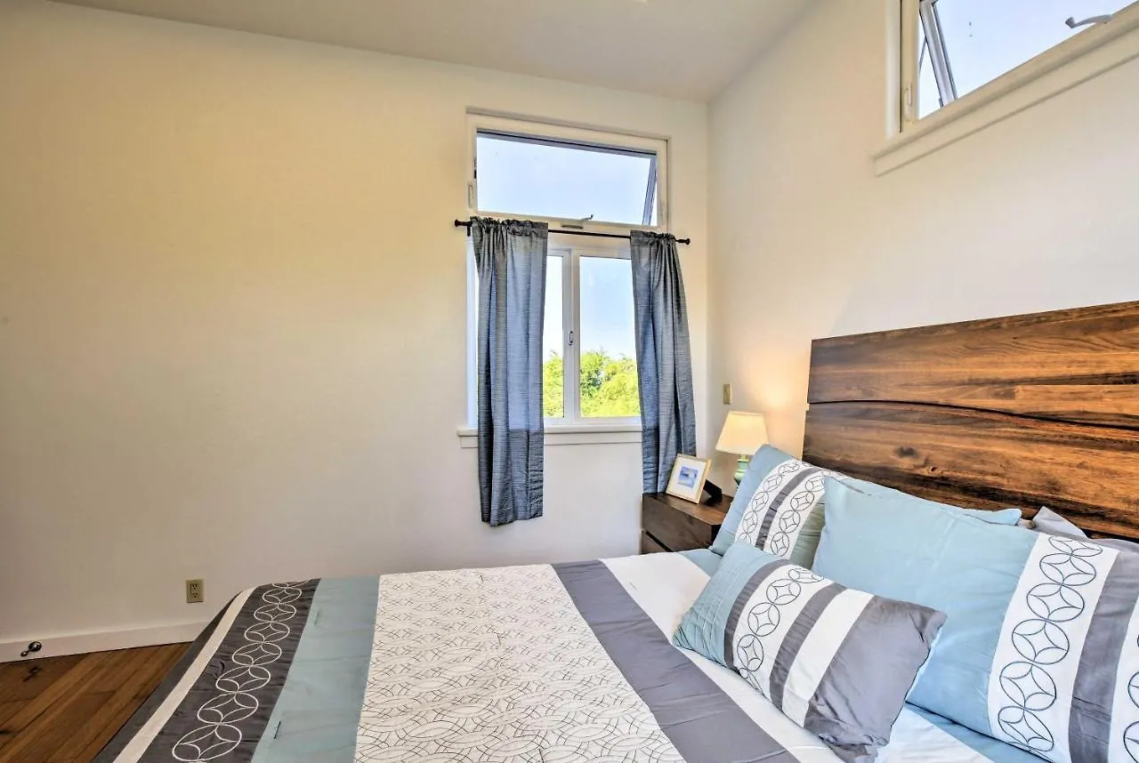 Holiday home Kailua-Kona Cottage Less Than 1 Mile To Magic Sands Beach!