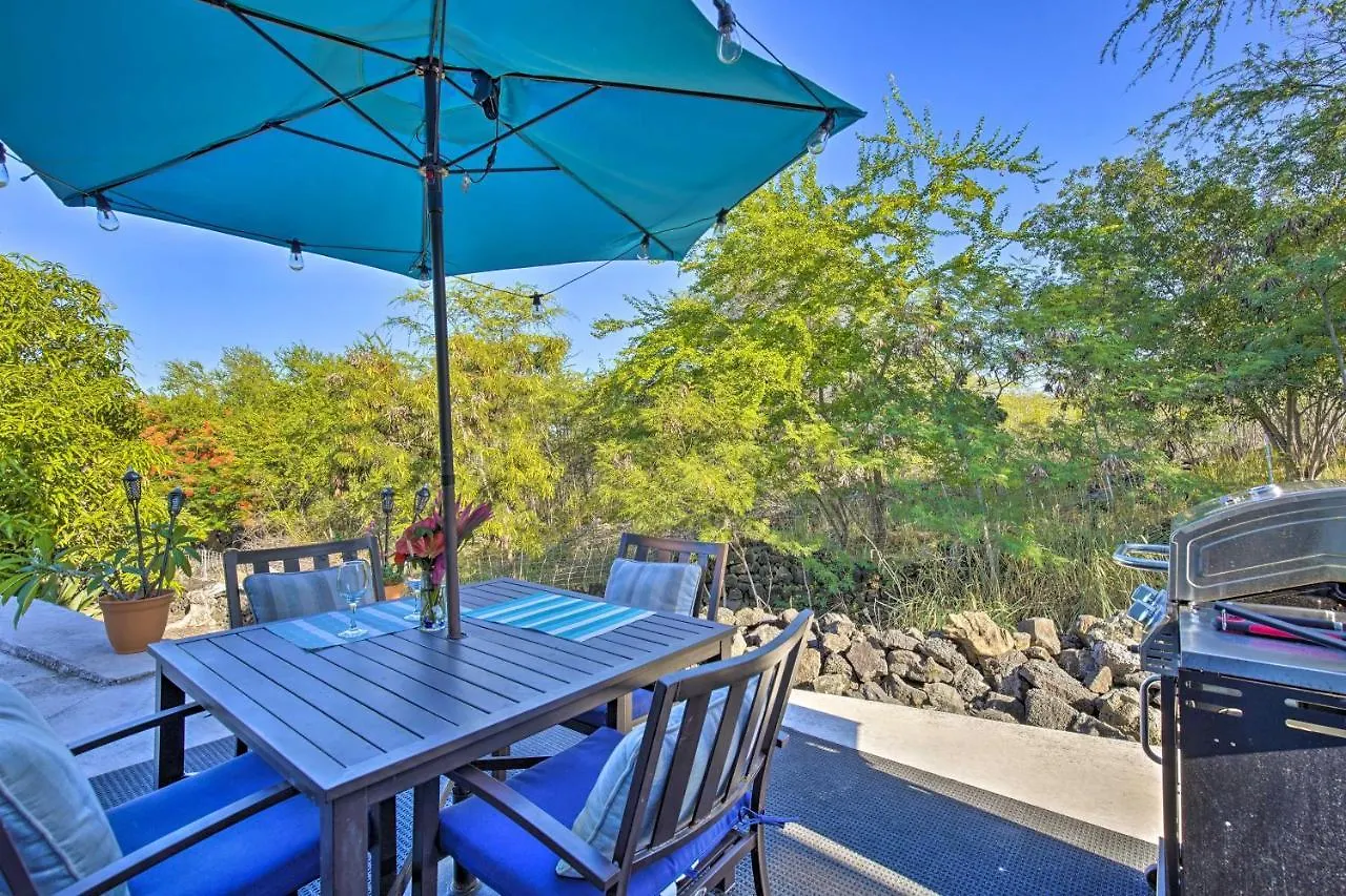 Kailua-Kona Cottage Less Than 1 Mile To Magic Sands Beach!